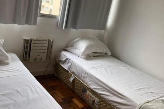 Quarto de apartamento para alugar com 2 quartos, 86m² em Copacabana, Rio de Janeiro