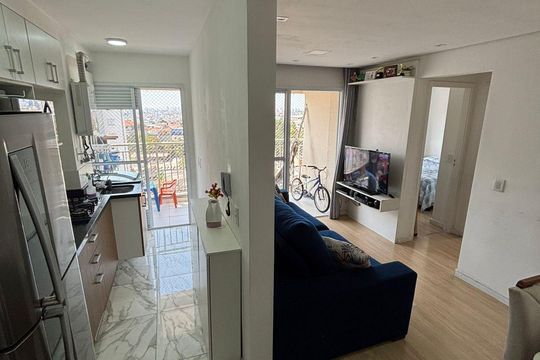 Cozinha de apartamento à venda com 2 quartos, 50m² em Jardim Roberto, Osasco