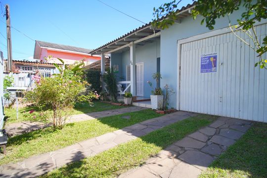 Área externa de casa à venda com 3 quartos, 132m² em Jardim America, São Leopoldo