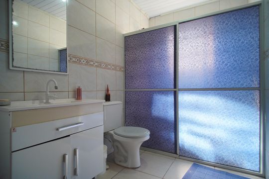 Banheiro 2 de casa à venda com 3 quartos, 132m² em Jardim America, São Leopoldo