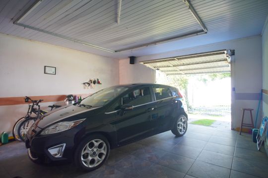 Garagem de casa à venda com 3 quartos, 132m² em Jardim America, São Leopoldo