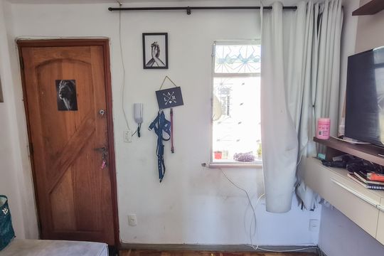 Sala de apartamento para alugar com 2 quartos, 30m² em Ramos, Rio de Janeiro