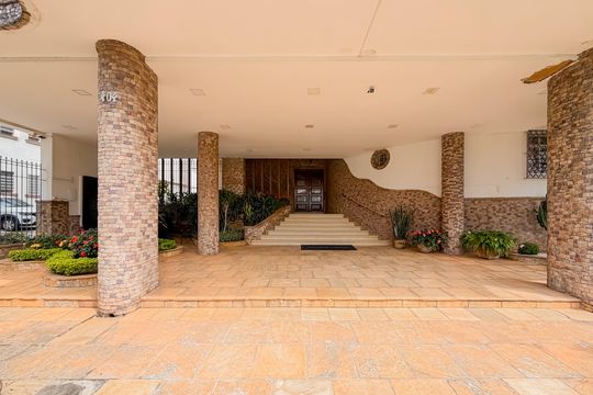 Entrada de apartamento à venda com 2 quartos, 74m² em Vila Monumento, São Paulo