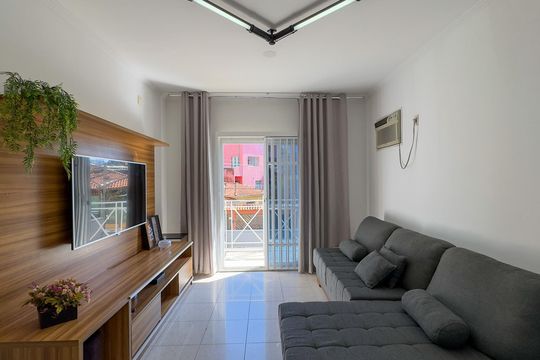 Casa à venda com 4 quartos, 305m² em Jardim Monte Azul, São Paulo