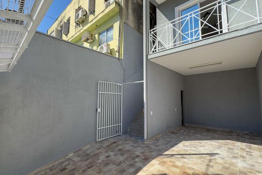 Garagem de casa à venda com 4 quartos, 305m² em Jardim Monte Azul, São Paulo