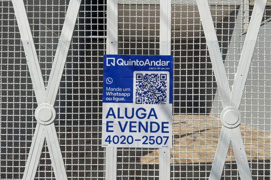 Fachada de casa à venda com 4 quartos, 305m² em Jardim Monte Azul, São Paulo