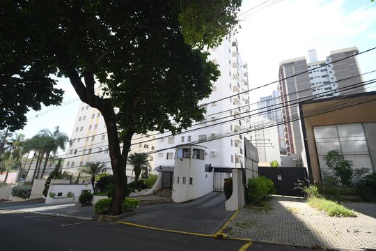 Fachada e portaria de apartamento à venda com 2 quartos, 78m² em Cambuí, Campinas