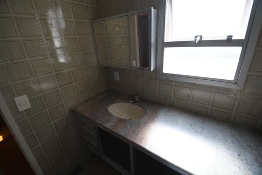 Banheiro Suíte de apartamento à venda com 2 quartos, 78m² em Cambuí, Campinas