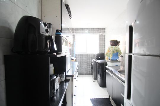 Banheiro  de apartamento à venda com 2 quartos, 59m² em Parque Reboucas, São Paulo