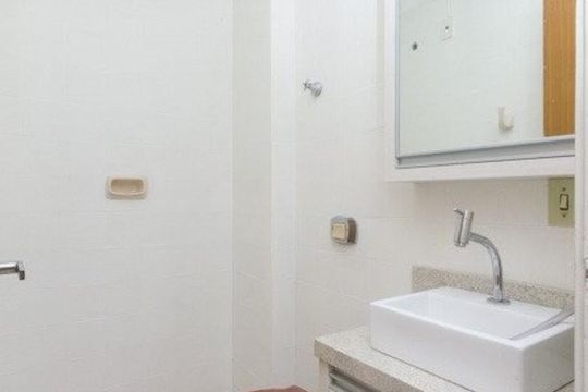 Banheiro 3 de apartamento para alugar com 3 quartos, 105m² em Floresta, Porto Alegre