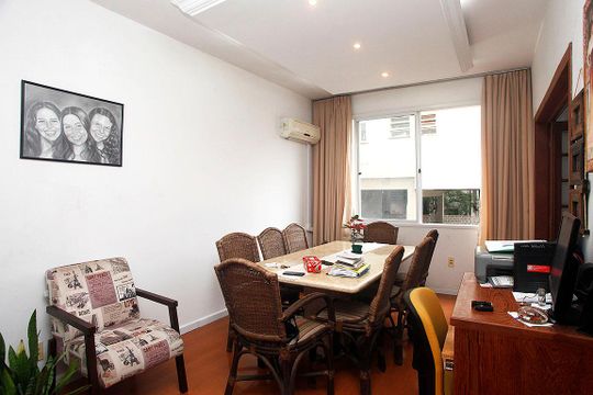 Sala de apartamento à venda com 3 quartos, 102m² em Independência, Porto Alegre