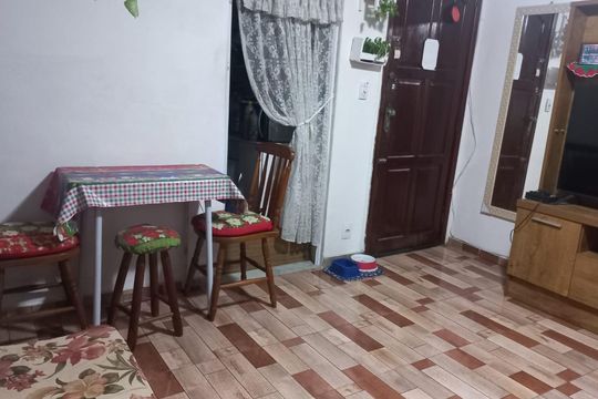 Sala de apartamento à venda com 2 quartos, 48m² em Olaria, Rio de Janeiro