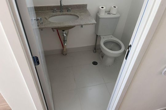 Banheiro de kitnet/studio para alugar com 1 quarto, 27m² em Vila Matilde, São Paulo