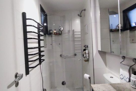 Banheiro de apartamento para alugar com 1 quarto, 73m² em Cerqueira César, São Paulo