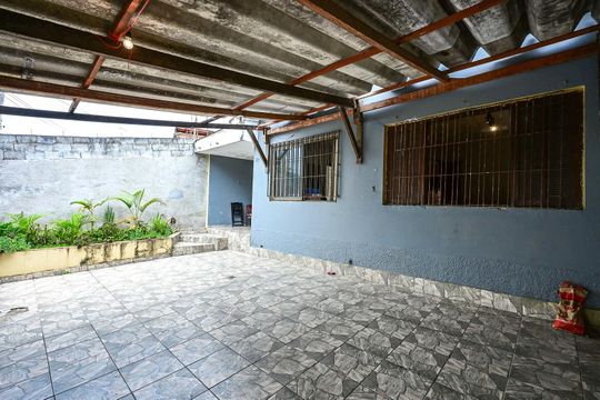 Garagem de casa à venda com 3 quartos, 150m² em Jardim Monte Alegre, Taboão da Serra