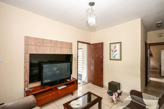 Sala de casa à venda com 3 quartos, 150m² em Jardim Monte Alegre, Taboão da Serra