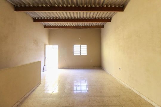 Salão 1 de casa para alugar com 1 quarto, 140m² em Chácara Coqueiro, Itaquaquecetuba