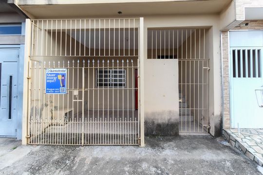 Fachada de casa para alugar com 1 quarto, 140m² em Chácara Coqueiro, Itaquaquecetuba