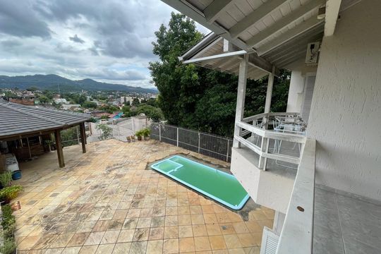 Casa à venda com 4 quartos, 227m² em Hamburgo Velho, Novo Hamburgo
