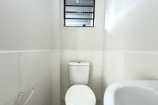 Banheiro de apartamento para alugar com 2 quartos, 60m² em São João do Rio Vermelho, Florianópolis