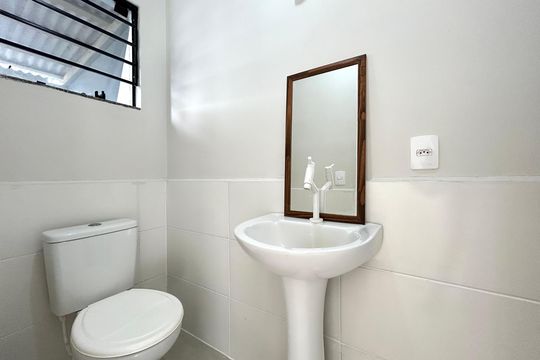 Banheiro de apartamento para alugar com 2 quartos, 60m² em São João do Rio Vermelho, Florianópolis