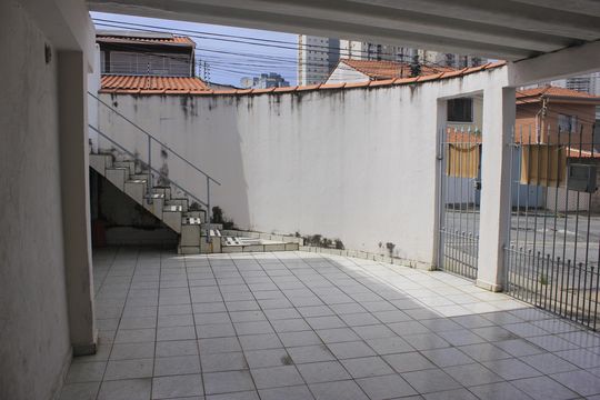 Garagem  de casa à venda com 3 quartos, 190m² em Jardim Nazaret, Guarulhos