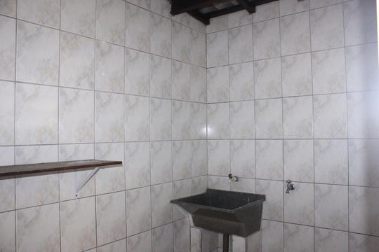 Lavanderia e Quintal  de casa à venda com 3 quartos, 190m² em Jardim Nazaret, Guarulhos