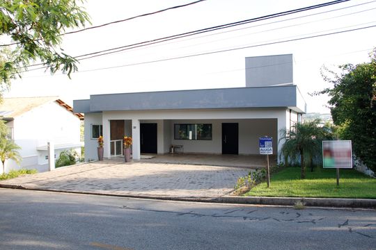 Fachada de casa de condomínio para alugar com 5 quartos, 466m² em Marambaia, Vinhedo