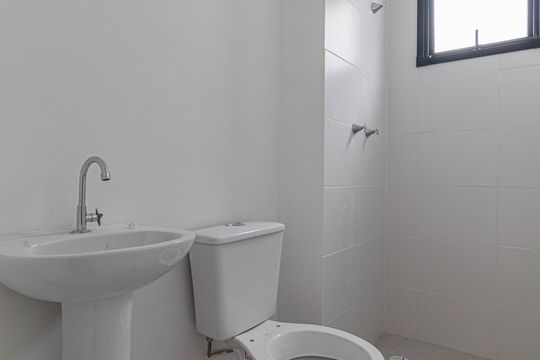 Banheiro de apartamento à venda com 2 quartos, 42m² em Cidade Antônio Estêvão de Carvalho, São Paulo