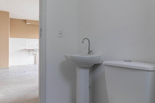 Banheiro de apartamento à venda com 2 quartos, 42m² em Cidade Antônio Estêvão de Carvalho, São Paulo