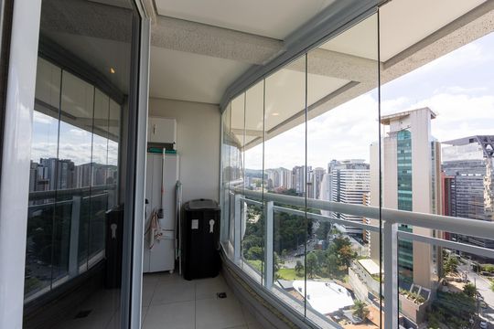 Varanda de apartamento à venda com 2 quartos, 70m² em Residencial Zero (Tambore), Barueri