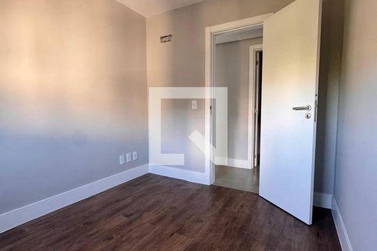 Quarto de apartamento à venda com 2 quartos, 71m² em Petrópolis, Porto Alegre