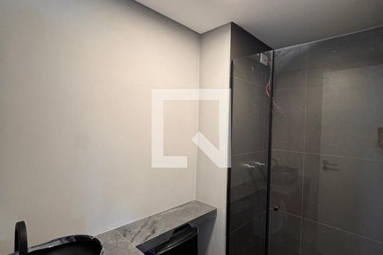 Banheiro de apartamento à venda com 2 quartos, 71m² em Petrópolis, Porto Alegre