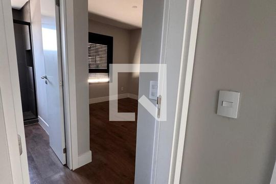 Corredor de apartamento à venda com 2 quartos, 71m² em Petrópolis, Porto Alegre