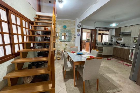 Casa à venda com 3 quartos, 212m² em Operário, Novo Hamburgo