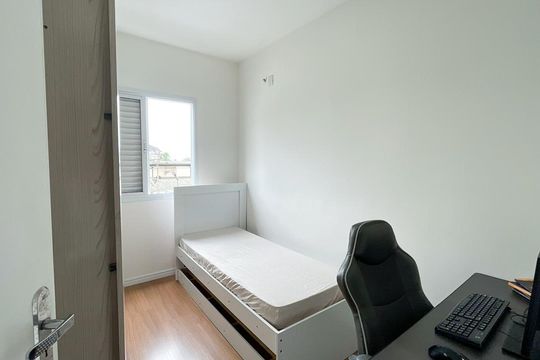 Quarto de apartamento para alugar com 2 quartos, 51m² em Jardim das Oliveiras, São Paulo