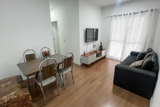 Sala de apartamento para alugar com 2 quartos, 51m² em Jardim das Oliveiras, São Paulo