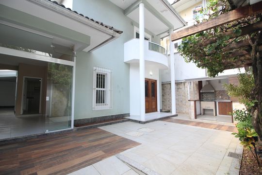 Área Externa de casa à venda com 4 quartos, 195m² em Anil, Rio de Janeiro