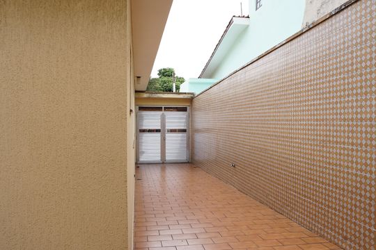 Garagem de casa à venda com 2 quartos, 147m² em Vila Rosalia, Guarulhos