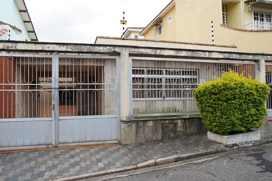 Fachada casa de casa à venda com 2 quartos, 147m² em Vila Rosalia, Guarulhos