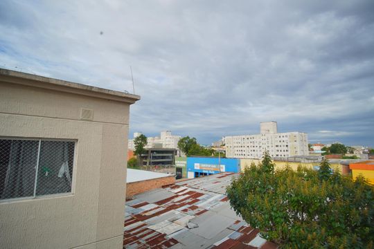 Quarto 1 - Vista de apartamento à venda com 2 quartos, 41m² em Sarandi, Porto Alegre