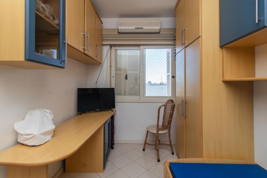 Quarto 3 de apartamento para alugar com 3 quartos, 96m² em Menino Deus, Porto Alegre