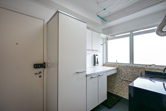 Área de Serviço  de apartamento à venda com 3 quartos, 173m² em Panamby, São Paulo
