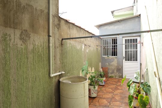 Quintal de casa à venda com 2 quartos, 114m² em Parque Guarani, São Paulo