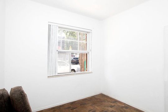 Quarto 1 de apartamento à venda com 2 quartos, 48m² em Cidade Baixa, Porto Alegre