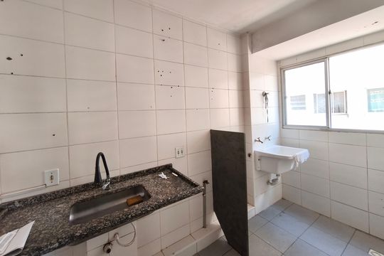 Cozinha de apartamento à venda com 2 quartos, 47m² em Jardim Yeda, Campinas