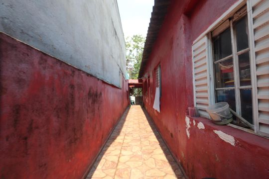 Corredor Lateral de casa à venda com 3 quartos, 125m² em Jardim Iva, São Paulo