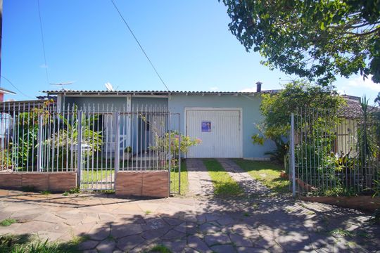 Fachada de casa à venda com 3 quartos, 180m² em Jardim America, São Leopoldo