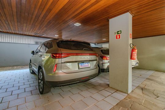 Garagem (com Ponto de Recarga) de apartamento à venda com 3 quartos, 170m² em Passo D’areia, Porto Alegre