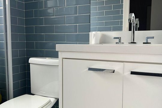 Banheiro de apartamento à venda com 3 quartos, 130m² em Cidade Monções, São Paulo